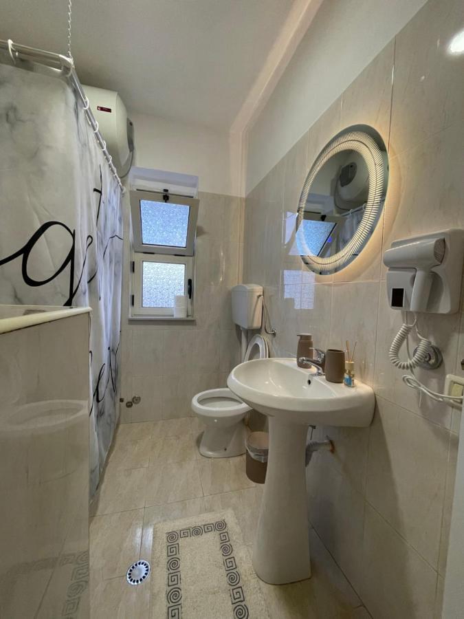 Leo'S Apartment Shkoder Luaran gambar